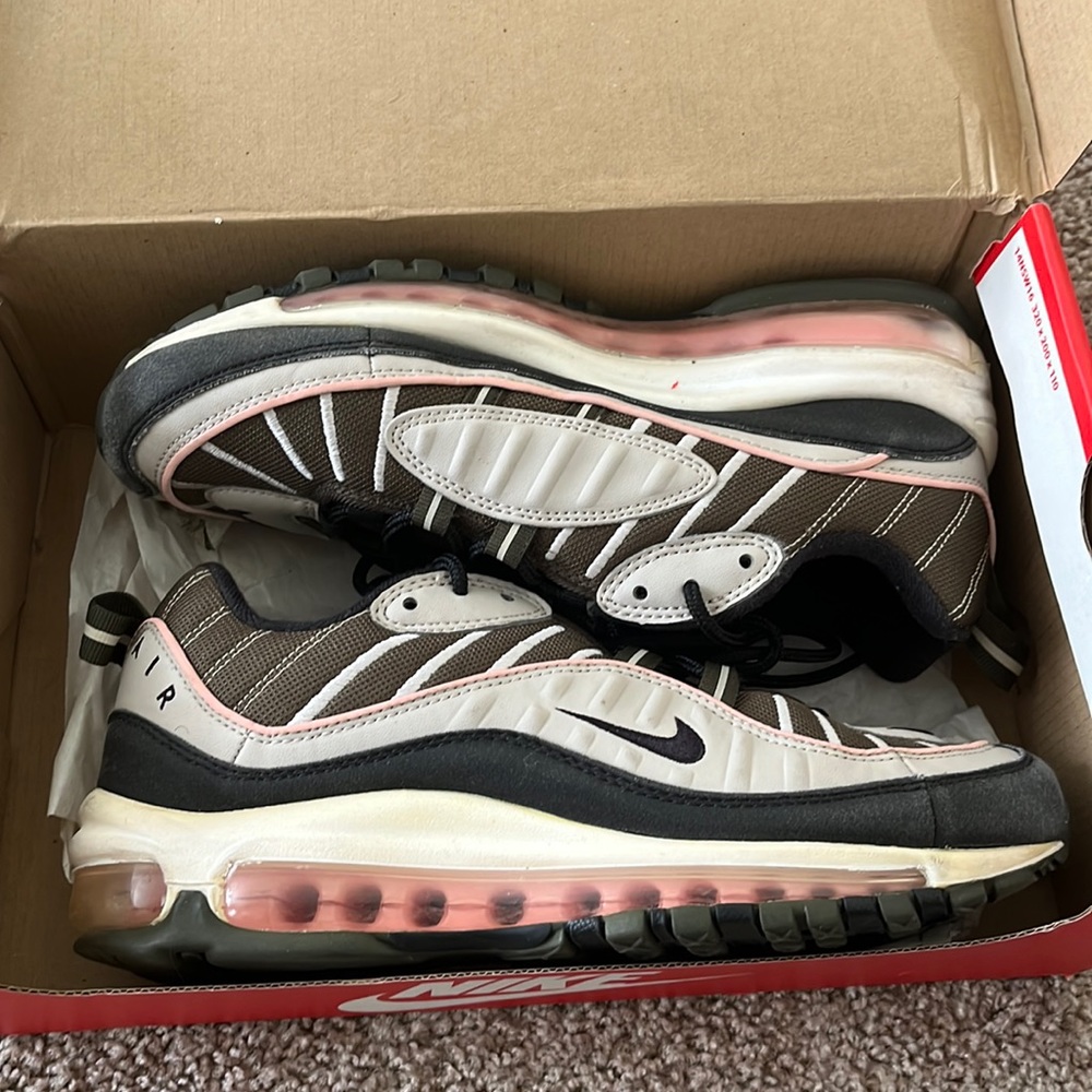 Women’s Nike air max 98